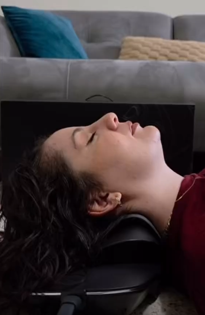 medi-neck-user-review-video-cover-image-2