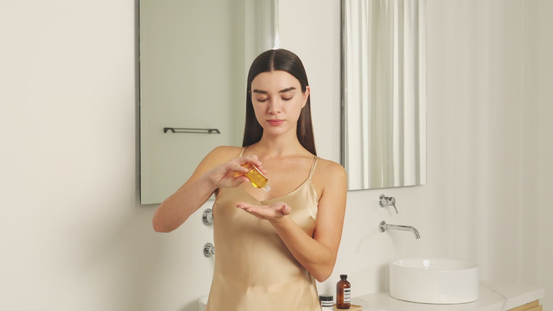 Load video: mytrex-head-spa-deep-x-scalp-massager